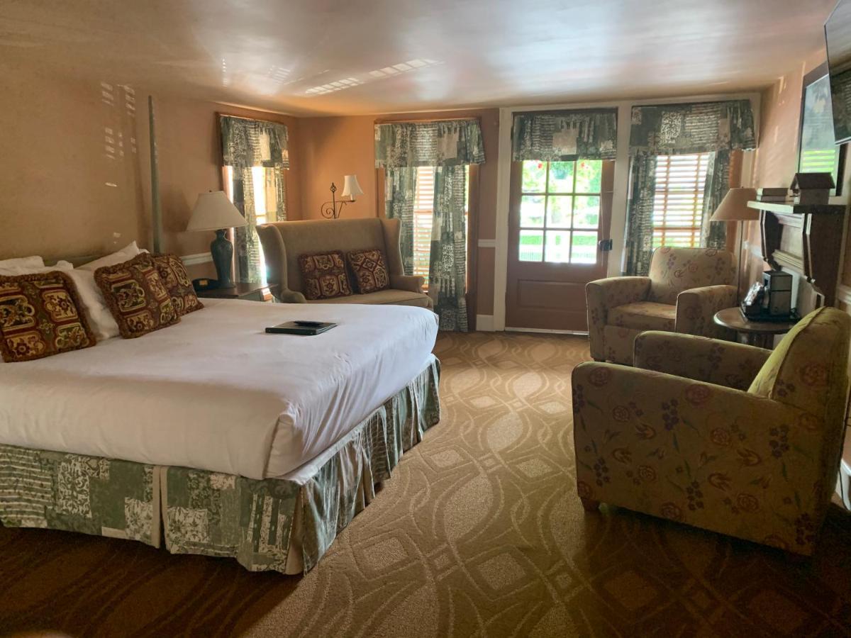 Highlands Inn Екстериор снимка