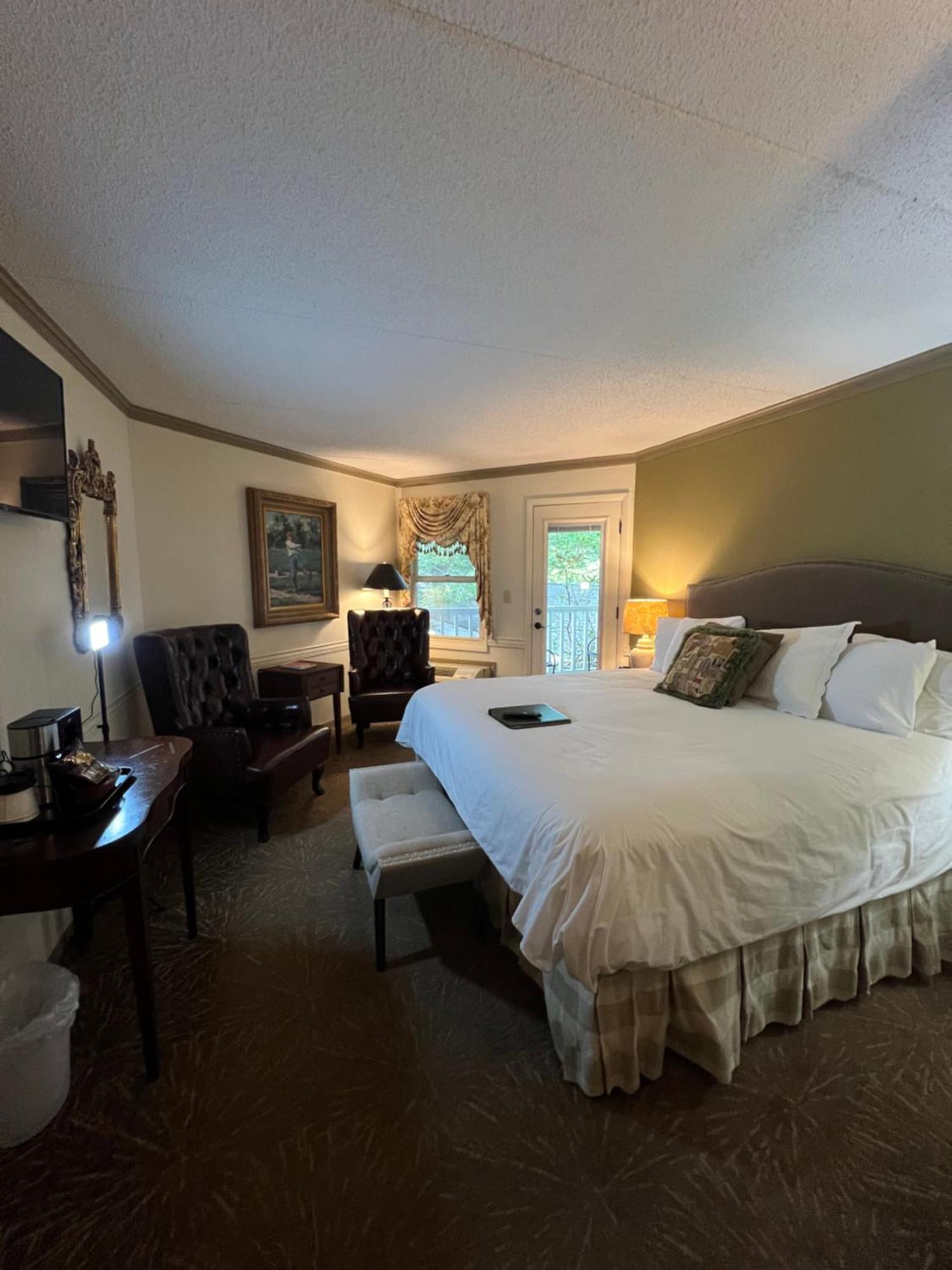 Highlands Inn Екстериор снимка