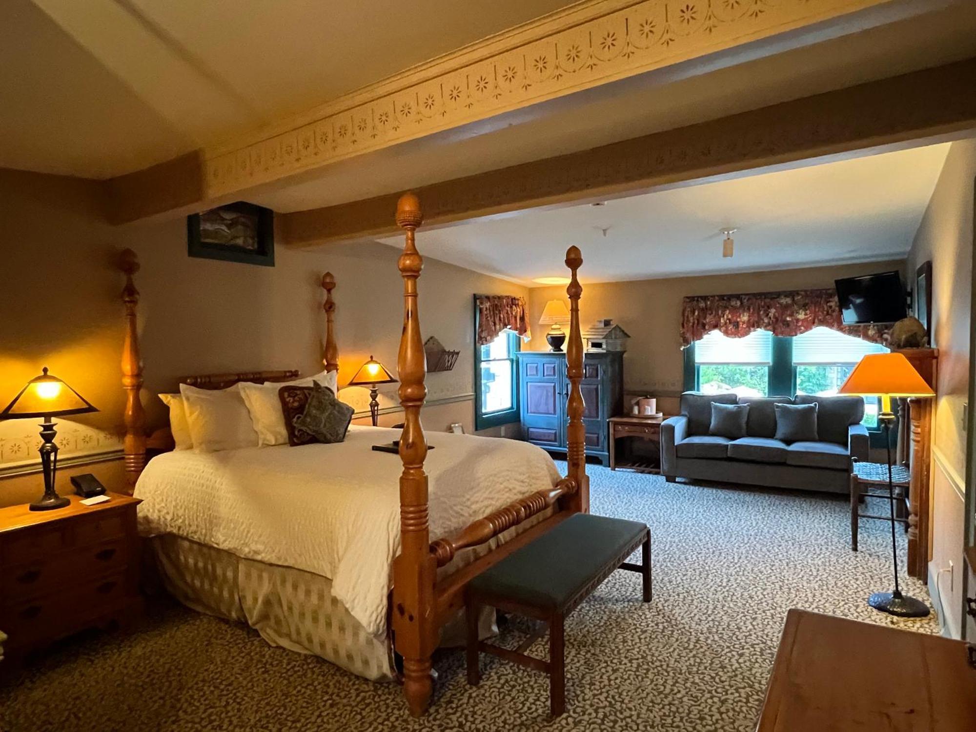 Highlands Inn Екстериор снимка