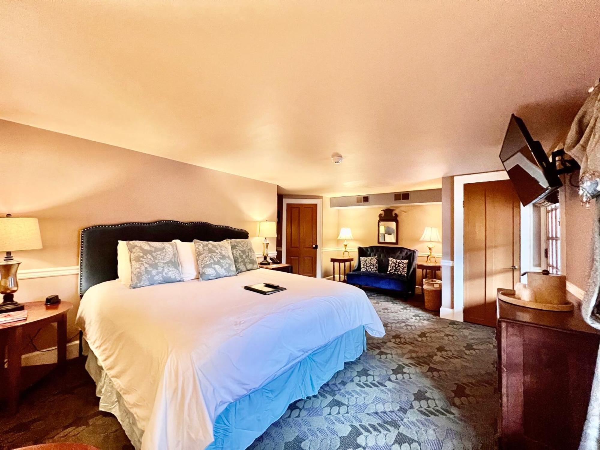 Highlands Inn Екстериор снимка