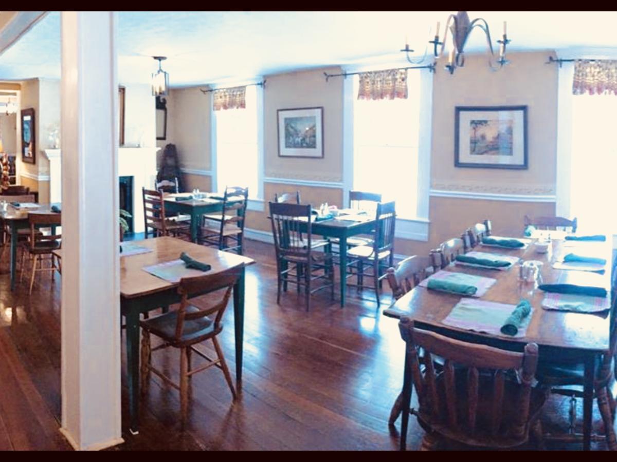 Highlands Inn Екстериор снимка